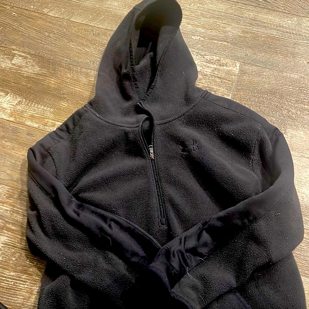 23-002, Kids (boys) Sweatshirt.  Quarter Zip.  Under Armour. Youth Large